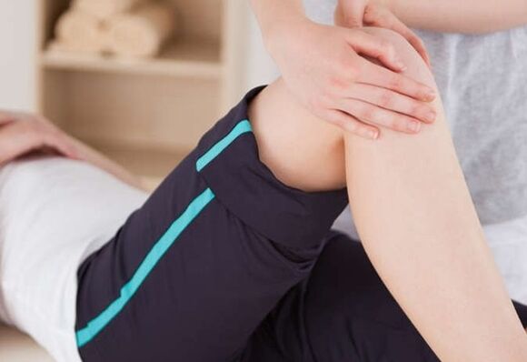 Massage articulaire du genou pour l'arthrose
